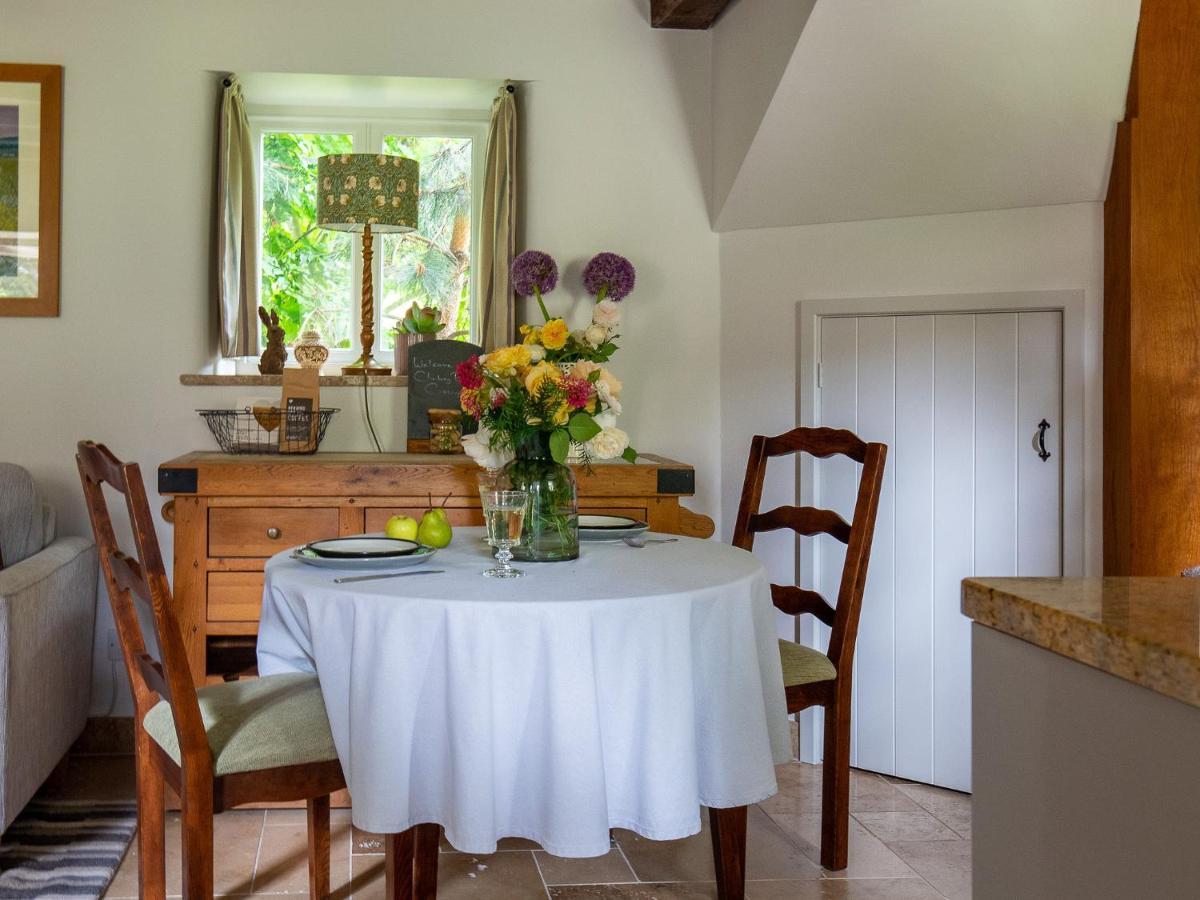 Climbing Rose Cottage - Dog Friendly - Peaceful Cotswold Cottage Adlestrop Eksteriør billede